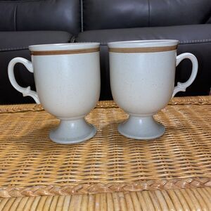 Set Of 2 Vintage Casual Hearthside Stoneware Pedestal Coffee Mugs Beige Speckled